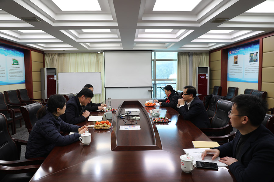 市人大黨組副書記、副主任施根寶蒞臨公司考察.JPG